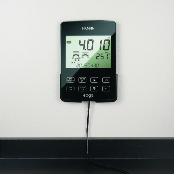 Edge Multi-Indicator - EC/TDS/NaCl/Temperature Meter