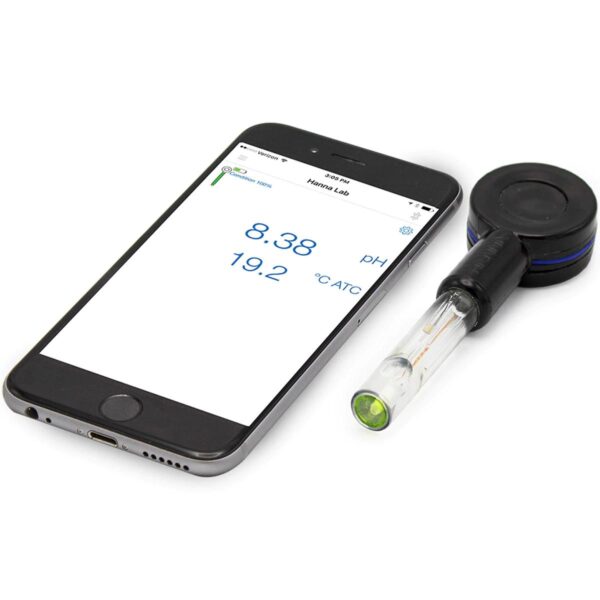 HALO Bluetooth Electrode Measures pH on a Flat Surface