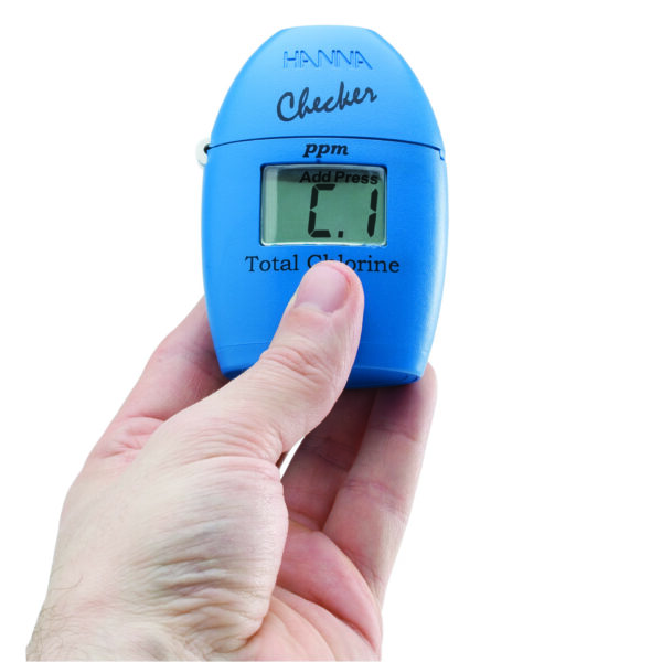 Checker Measures Total Chlorine In Clean Water