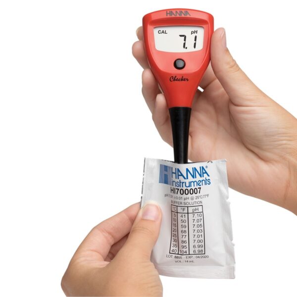 pH Meter (0.0 - 14.0)In Clean Water